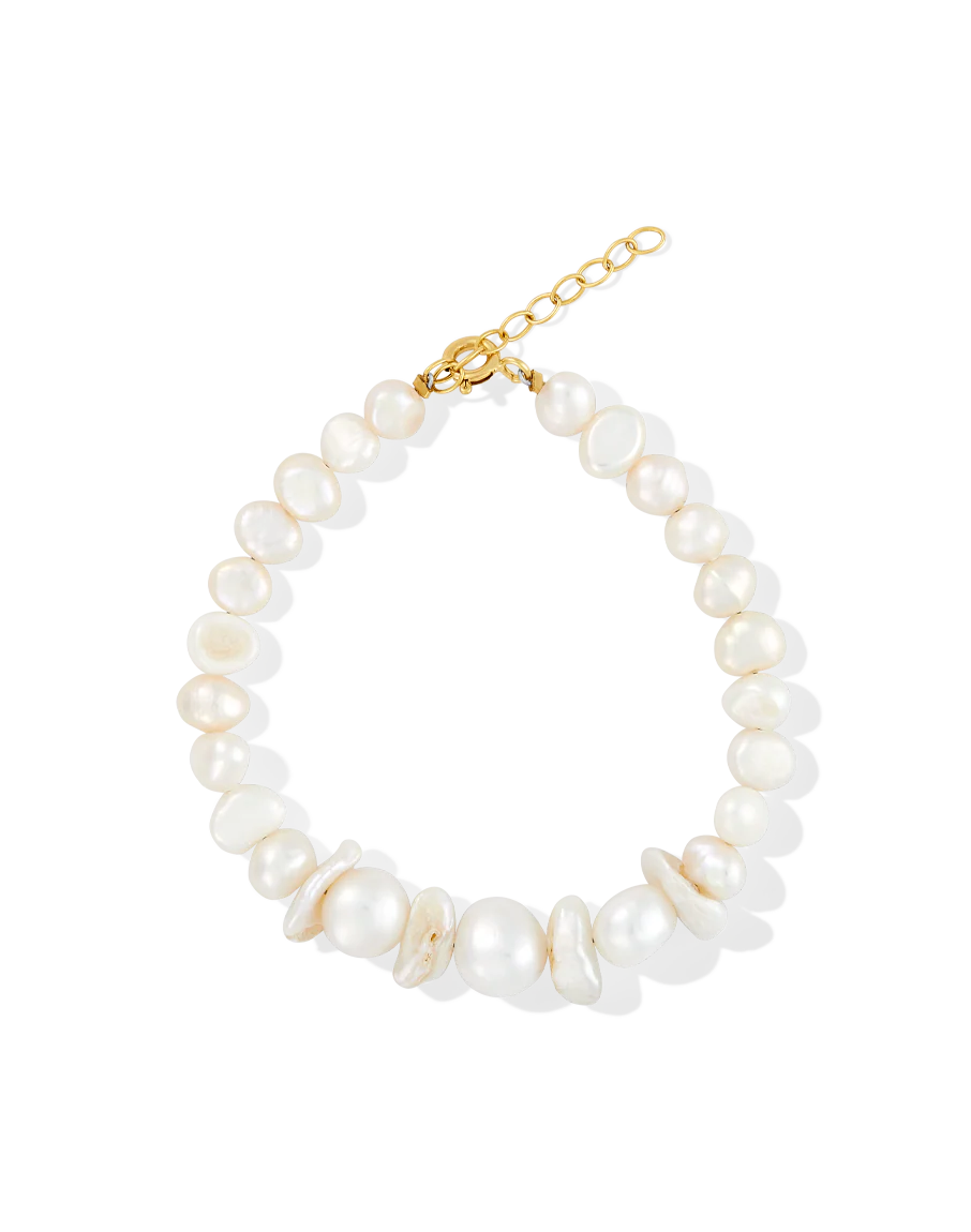 In The Pearls Bracelet - Image 4