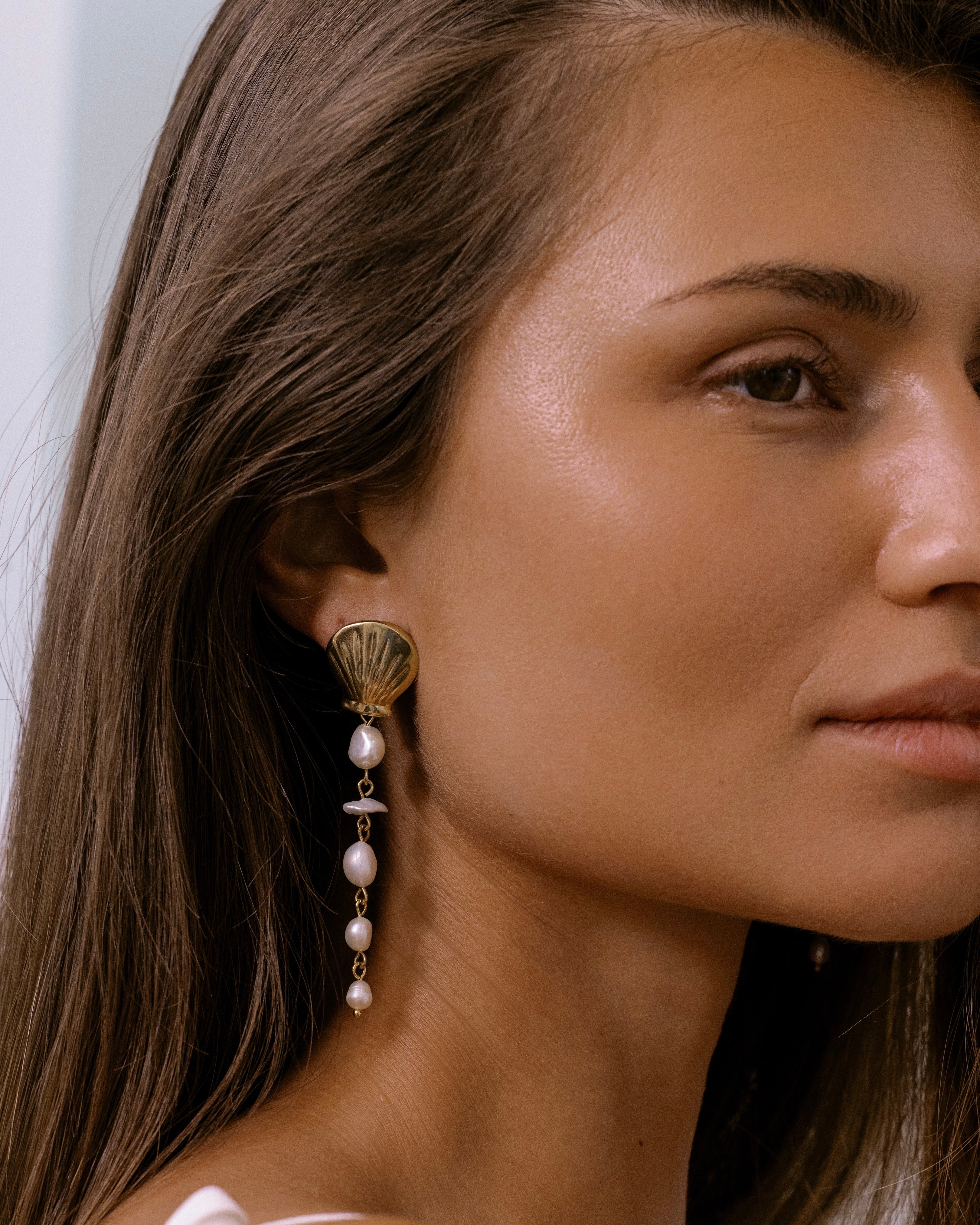 Shell Pearl Earrings - Image 3